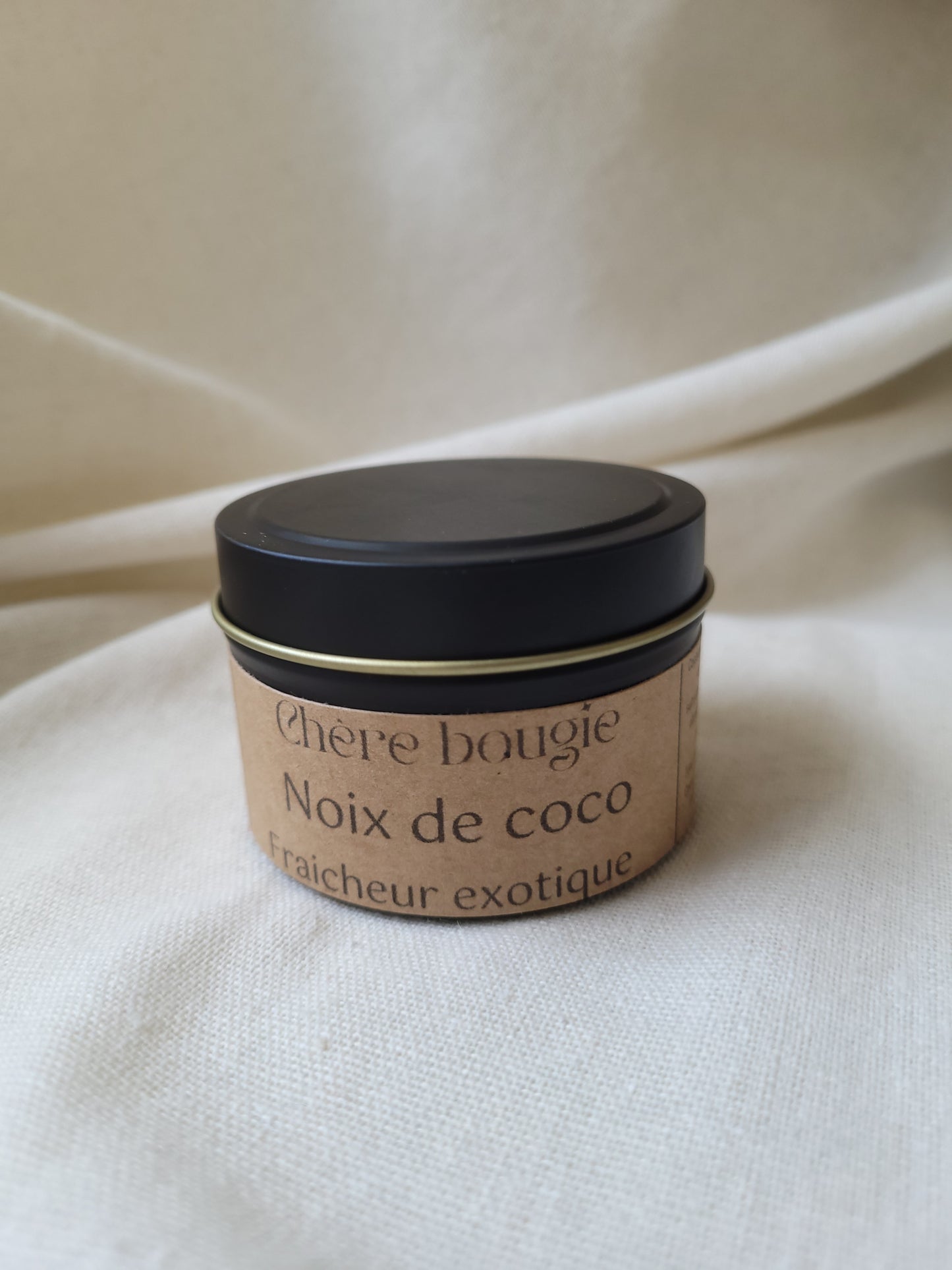Packaging de la bougie Chère Bougie, idéale comme cadeau, avec senteur exotique de noix de coco et ingrédients écologiques