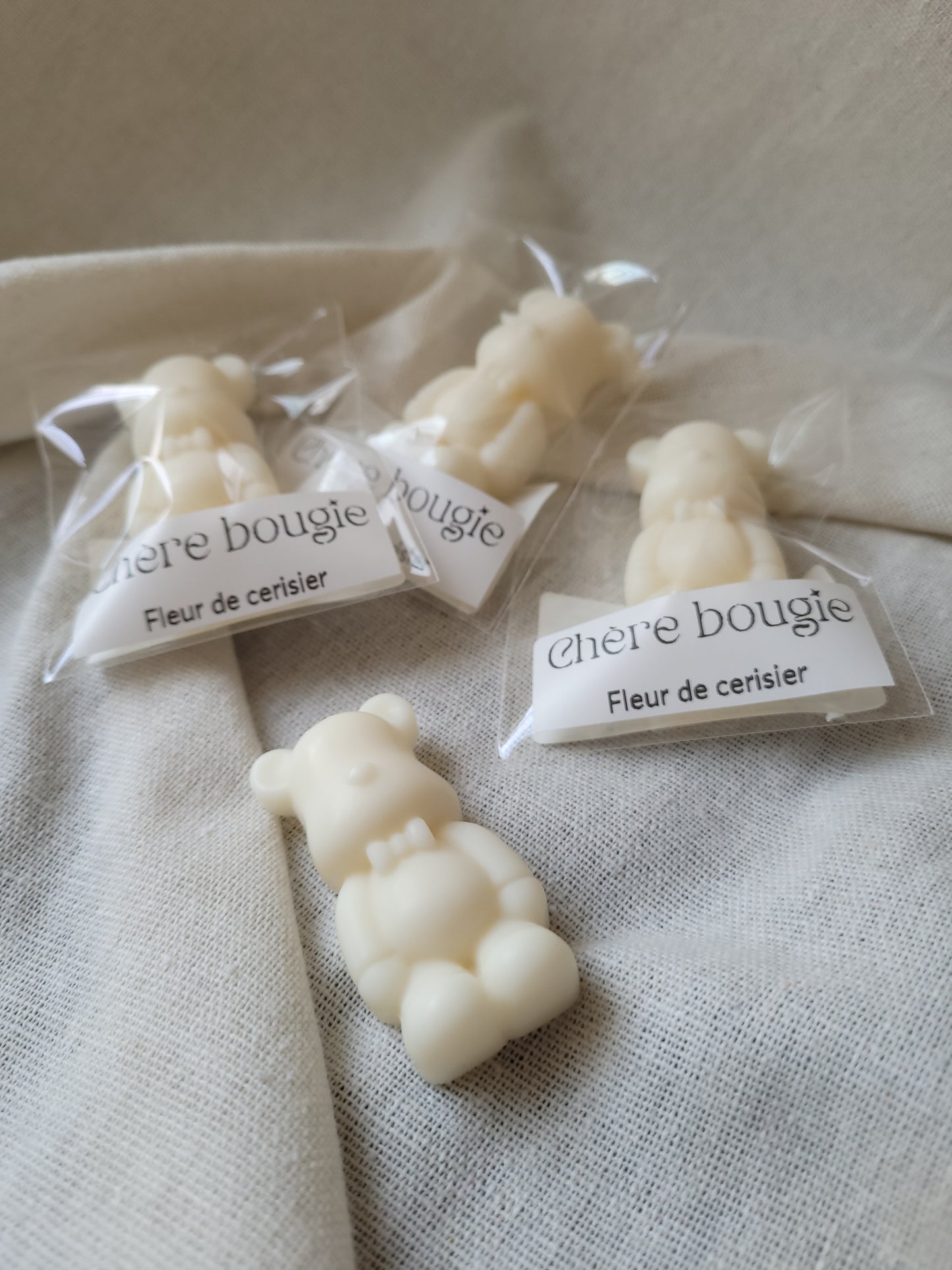 Fondant Parfumé Fleur de Cerisier - En Forme d’Ours Blanc 🤍